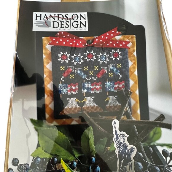 Hands On Design 4th Of July Cross Stitch Kit Pattern Plaid All Year USA Eagles - Picture 2 of 3